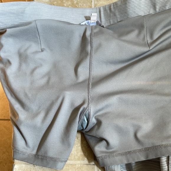 Athleta Stripe Modern Metro Skirt Large EUC - Picture 9 of 11